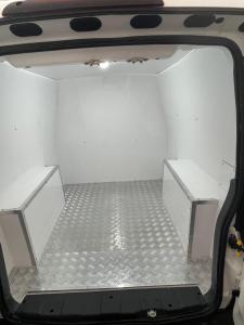 Revestimento e proteção de vans e utilitários é na cbvans serviço rápido e de qualidade garantia é aqui